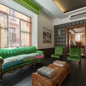 Button Hotel